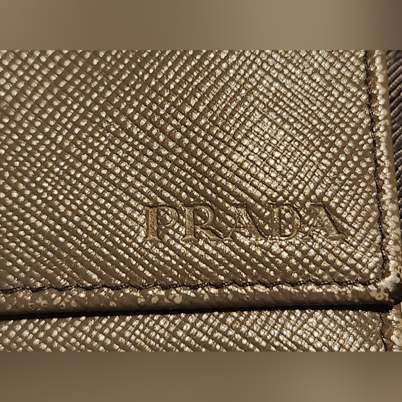 Prada Key Case Saffiano Leather Embossed 6 Keyed Case - Picture 3 of 15